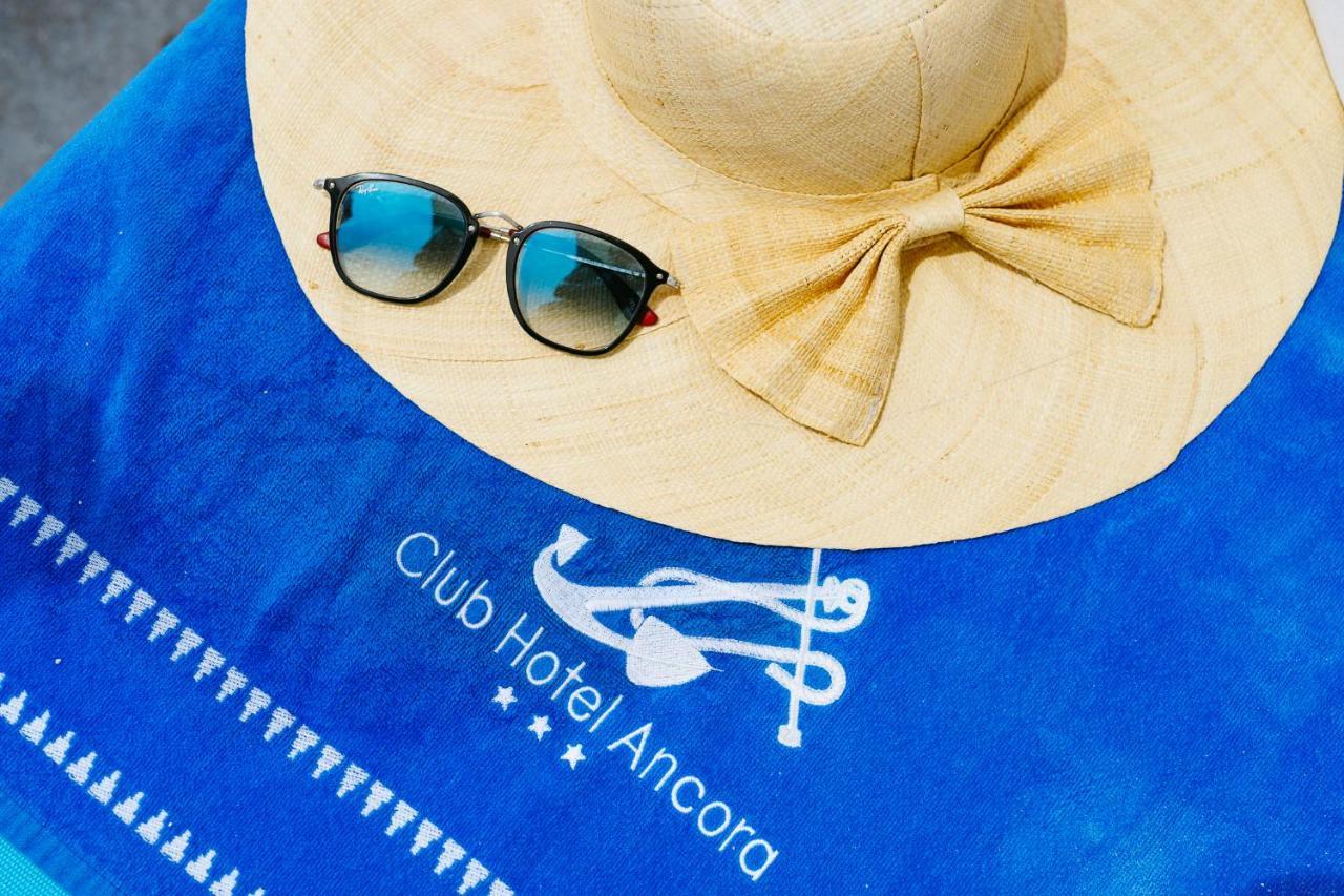 Unahotels Club Hotel Ancora Stintino Luaran gambar